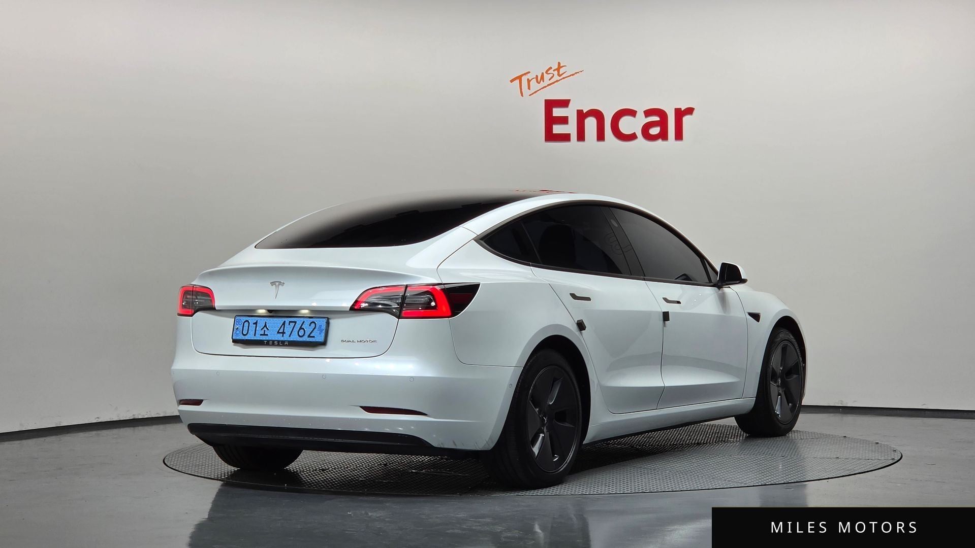 Tesla Model 3 2021 — миниатюра 2