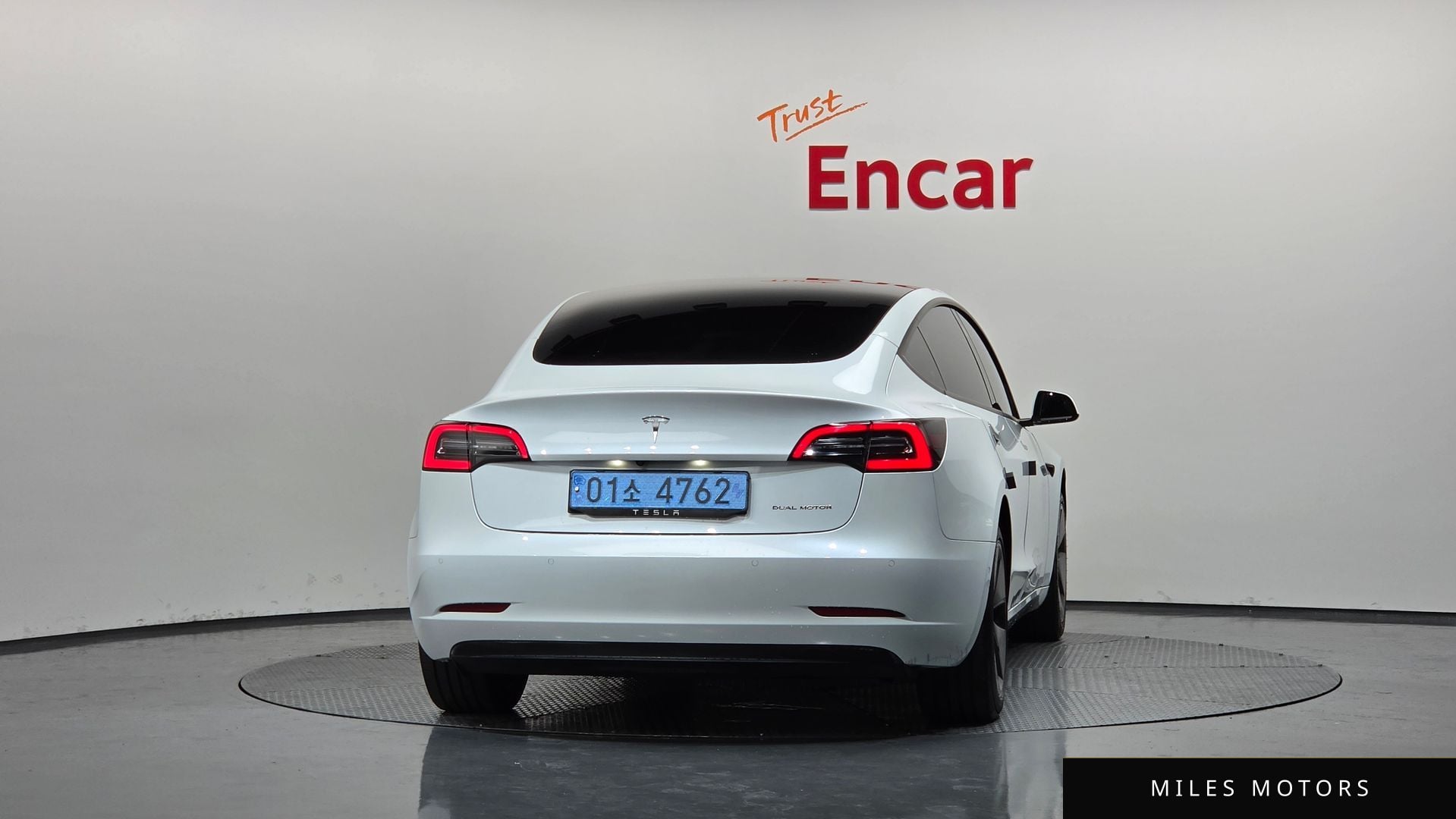 Tesla Model 3 2021 — миниатюра 4