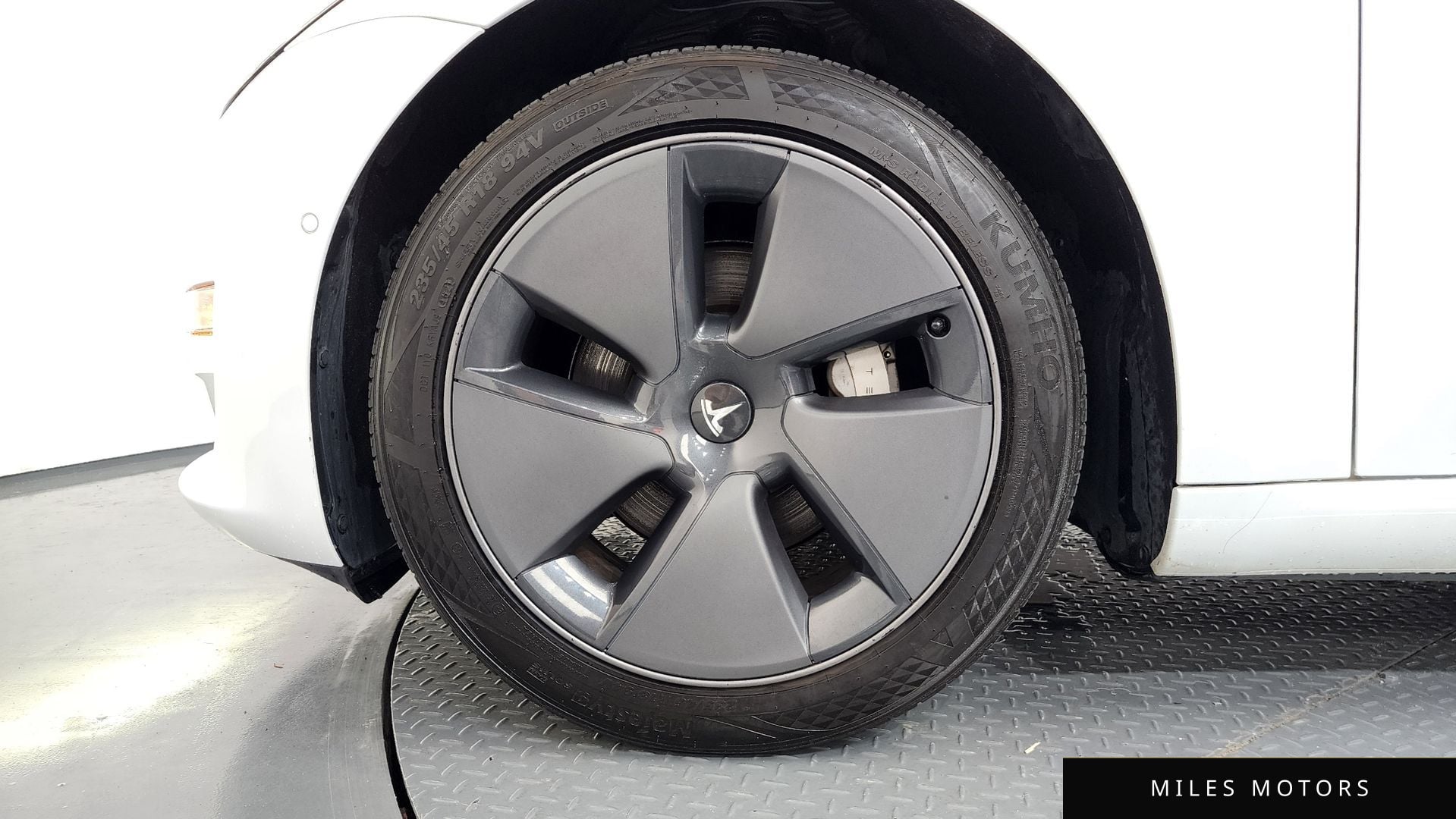 Tesla Model 3 2021 — миниатюра 5