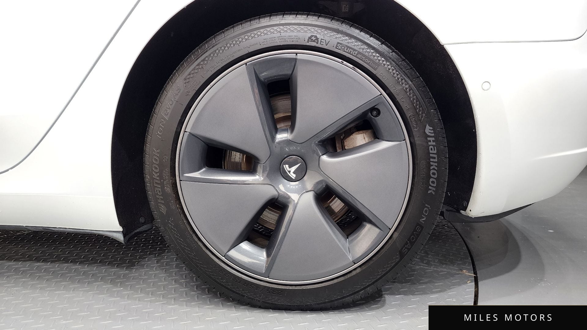 Tesla Model 3 2021 — миниатюра 7