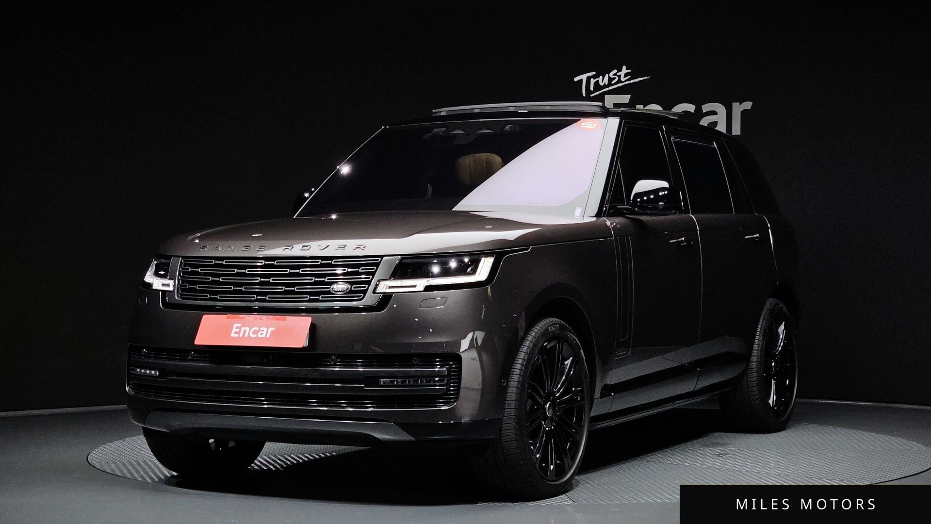 Land Rover Range Rover 2023 — фото 1 из 12