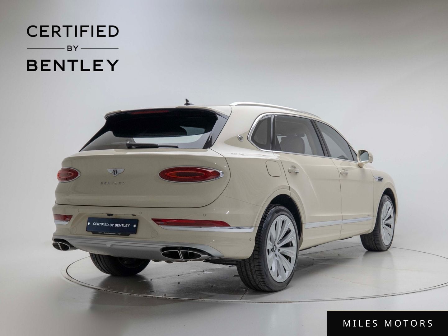 Bentley Bentayga 2025 — миниатюра 4