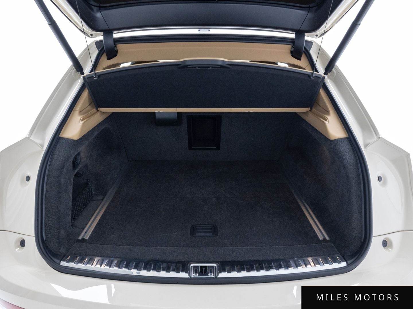 Bentley Bentayga 2025 — миниатюра 9
