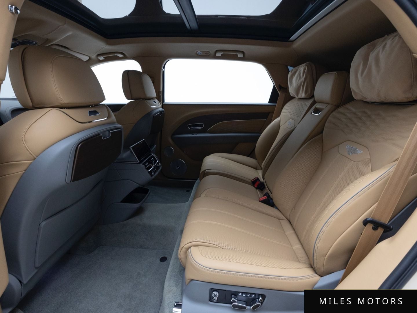 Bentley Bentayga 2025 — миниатюра 12