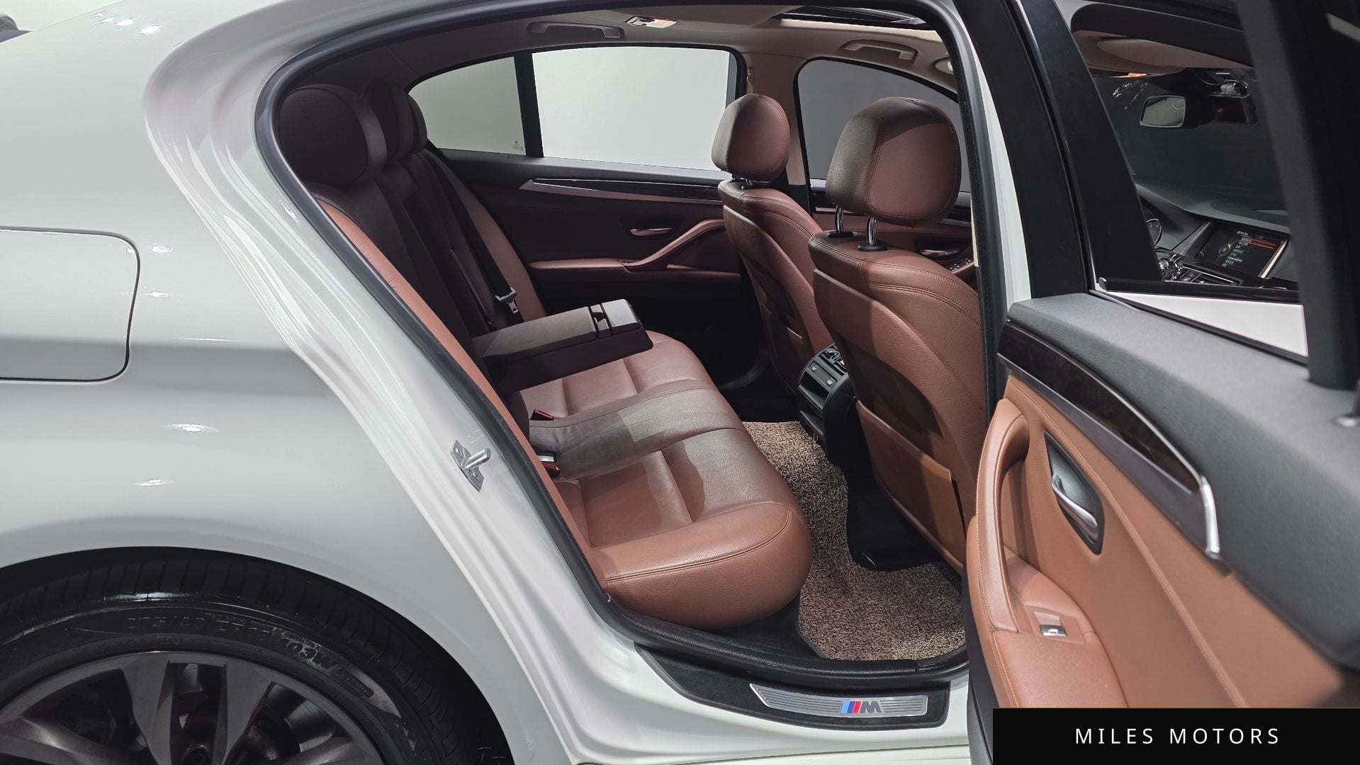 BMW 5 Series (F10) 2016 — миниатюра 12