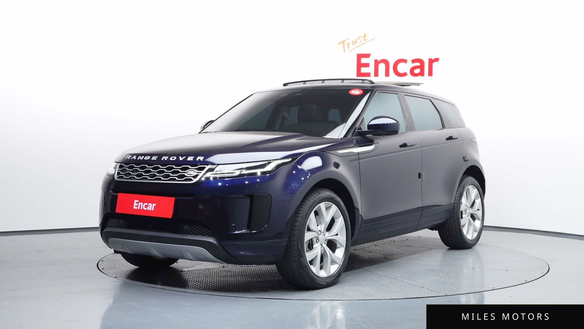 Land Rover Range Rover Evoque 2022 — фото 1 из 12