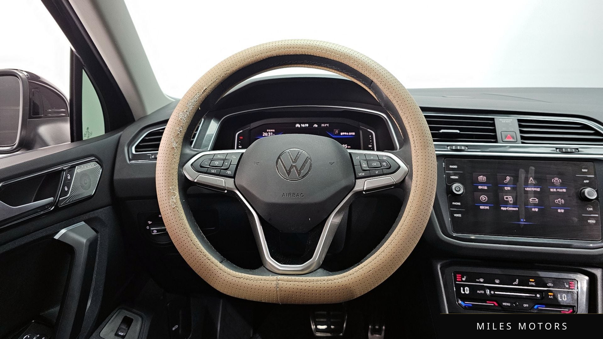 Volkswagen Tiguan 2023 — миниатюра 12