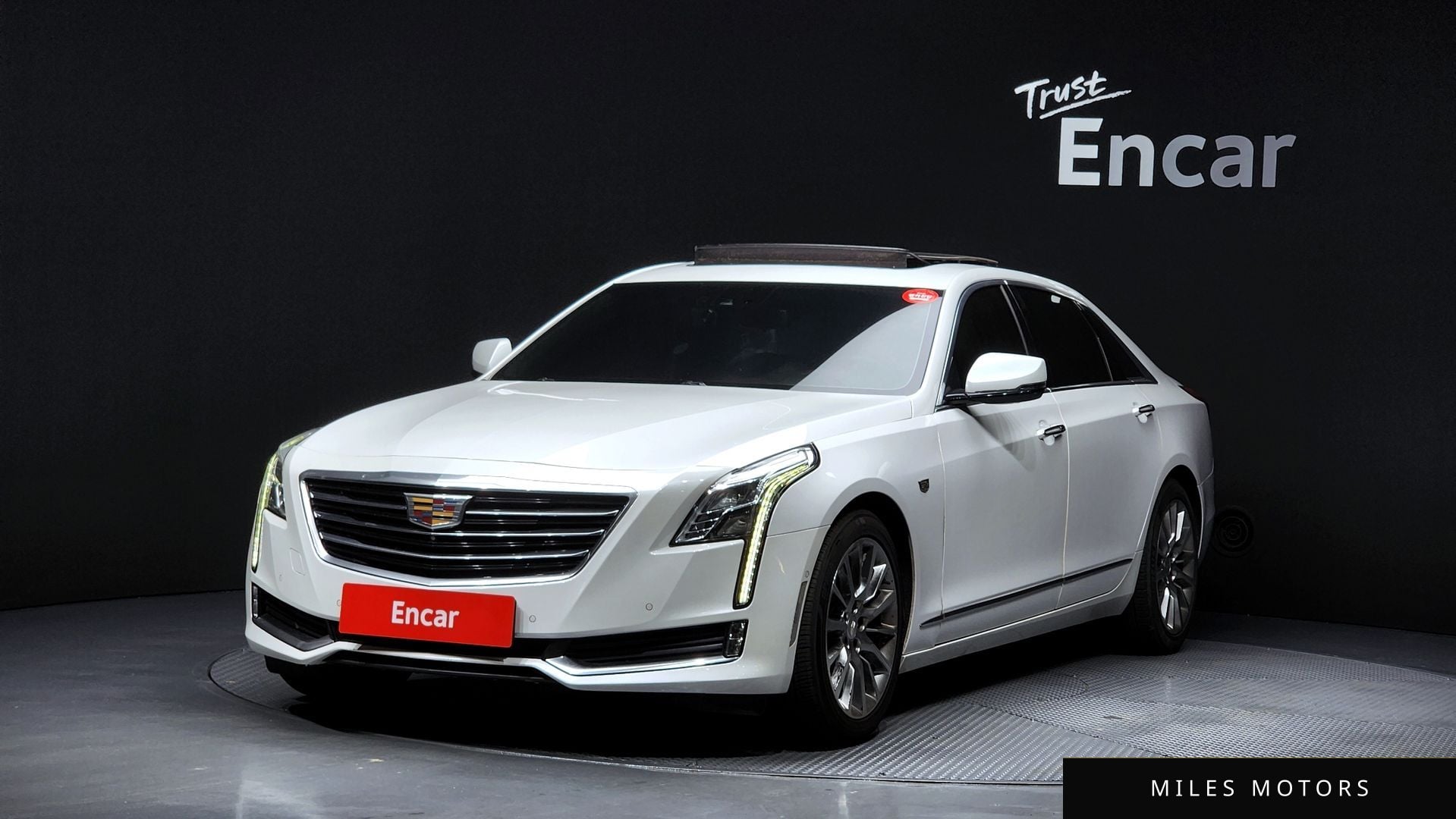 Cadillac CT6 2017 — фото 1 из 12