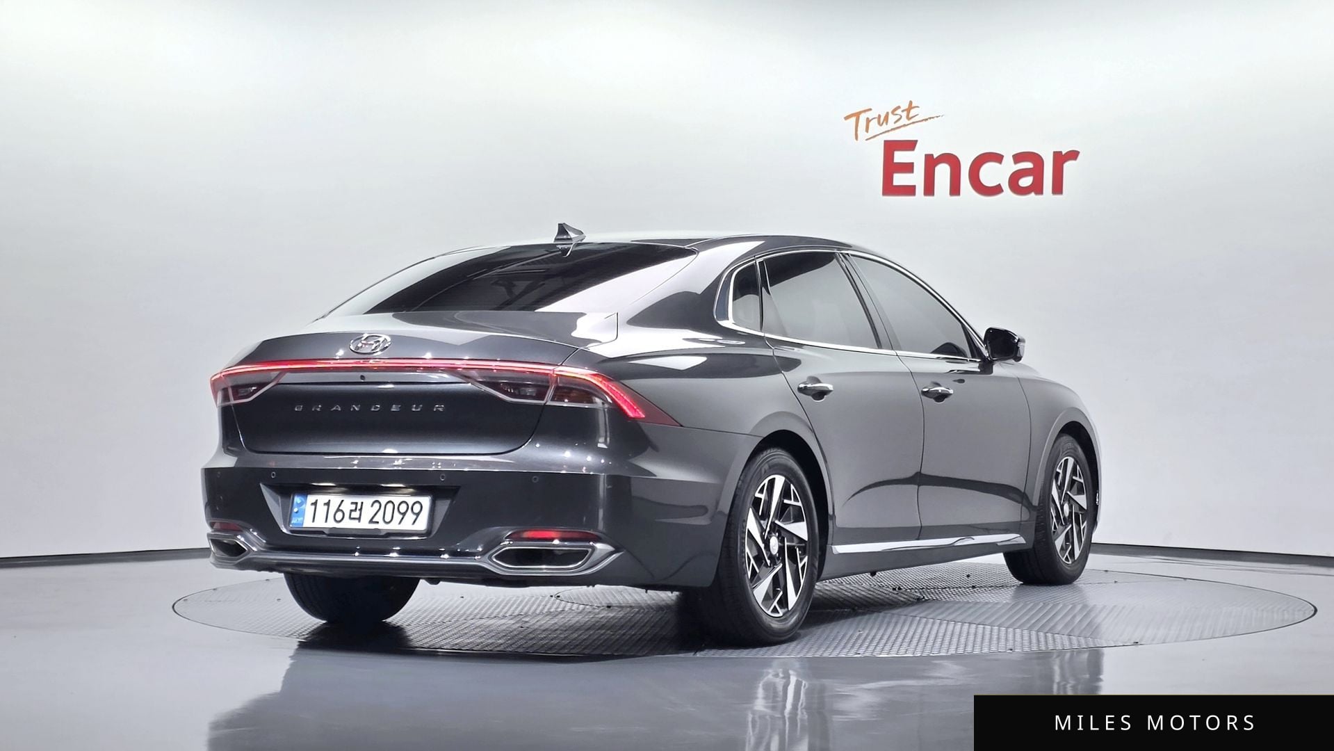 Hyundai Grandeur 2022 — фото 1 из 12