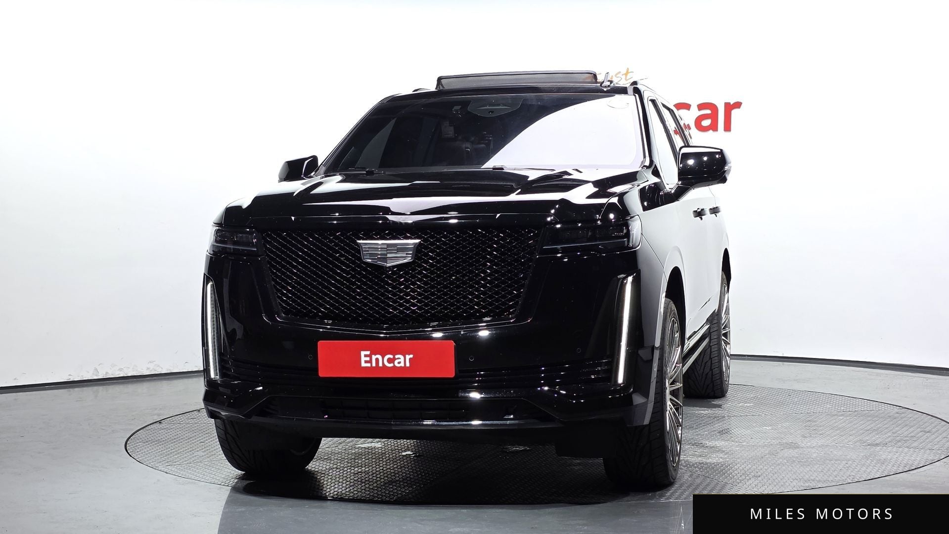 Cadillac Escalade 2023 — миниатюра 3