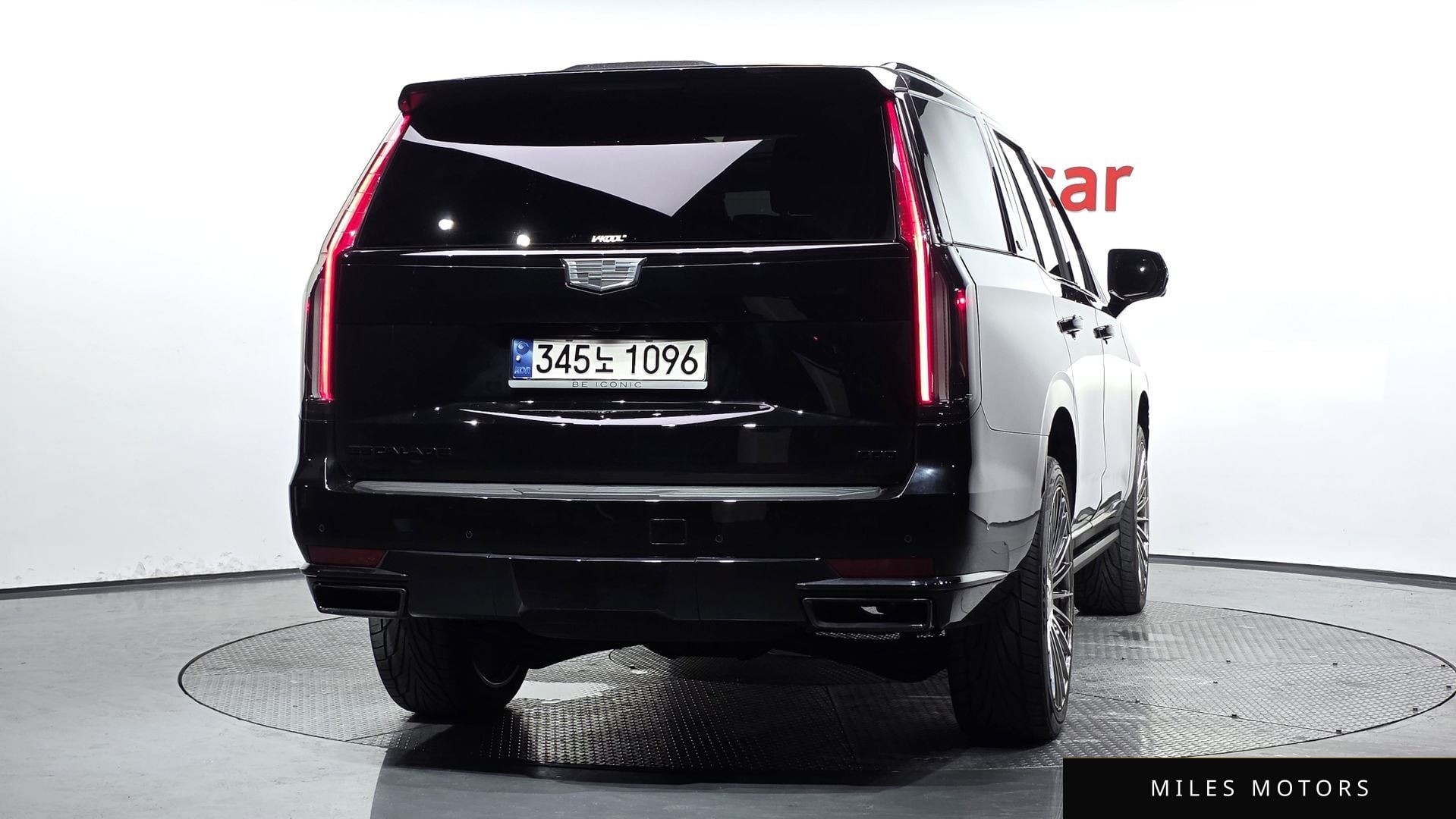 Cadillac Escalade 2023 — миниатюра 4