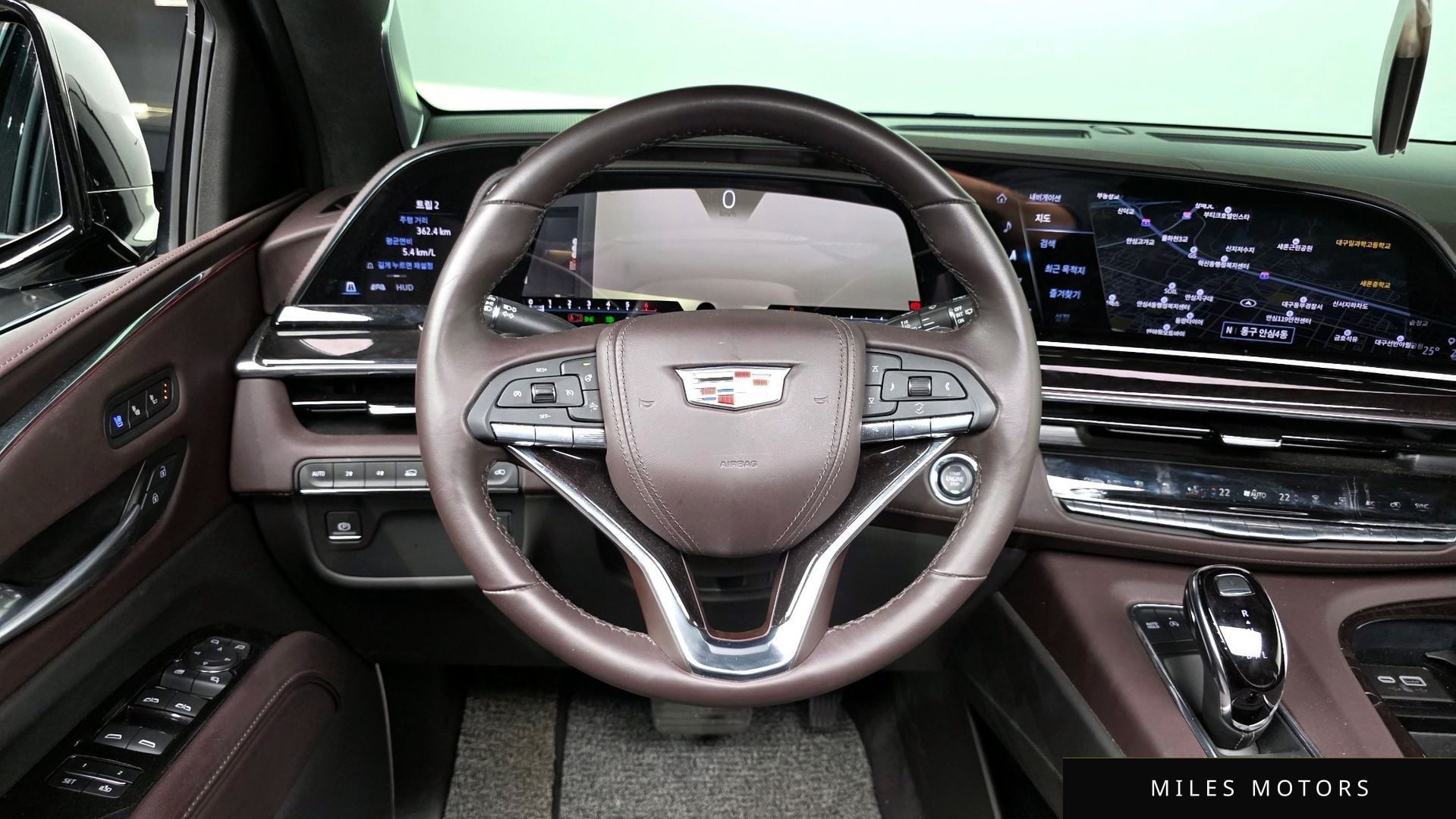 Cadillac Escalade 2023 — миниатюра 12