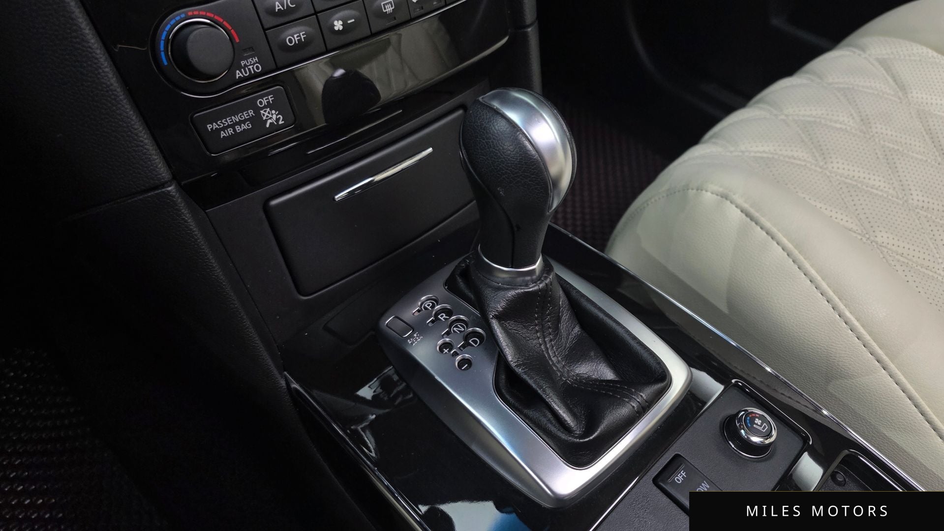 Infiniti QX70 2014 — миниатюра 9