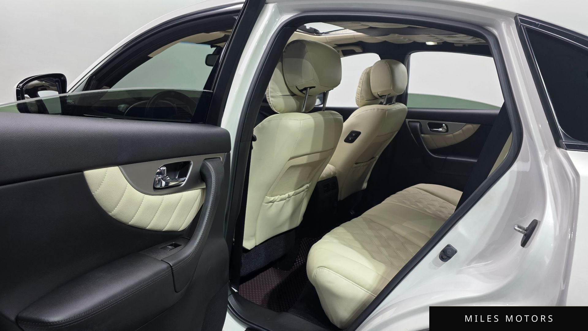 Infiniti QX70 2014 — миниатюра 11