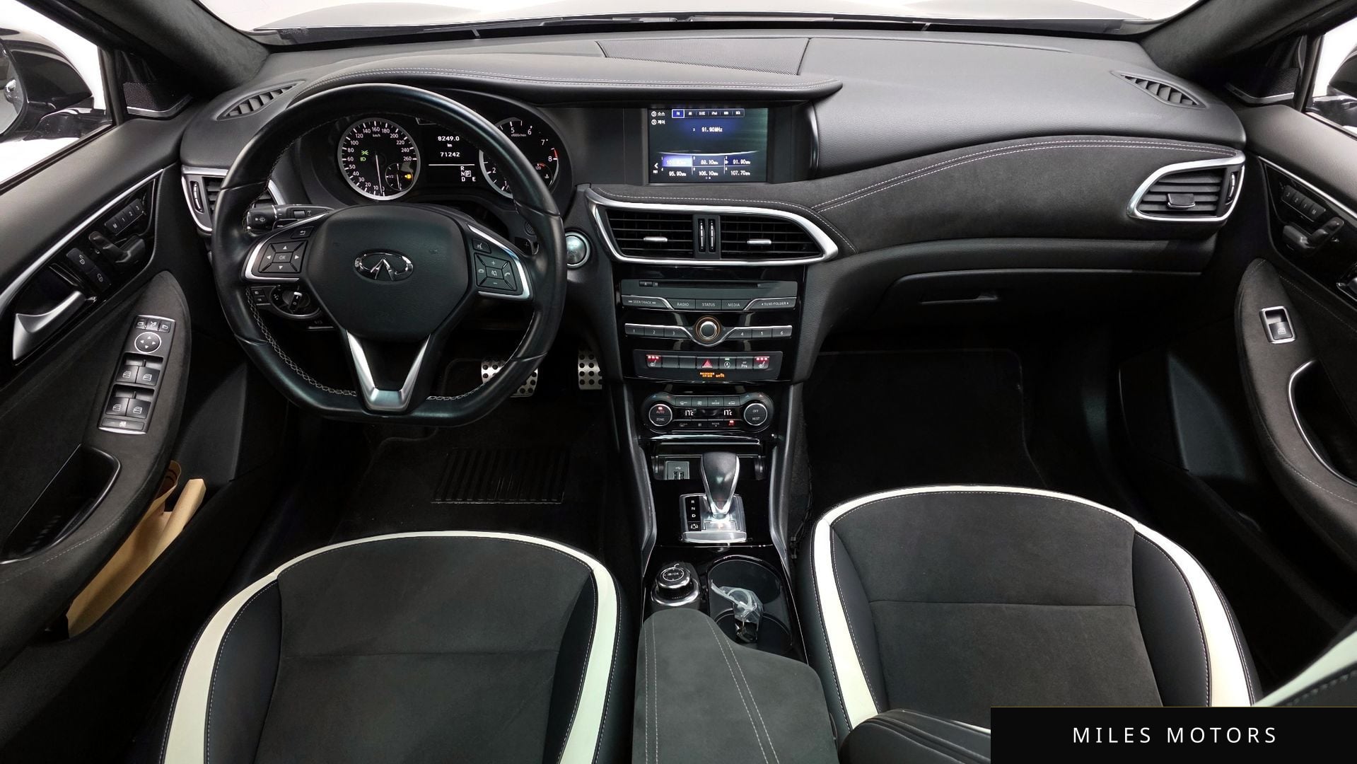 Infiniti Q30 2017 — миниатюра 7