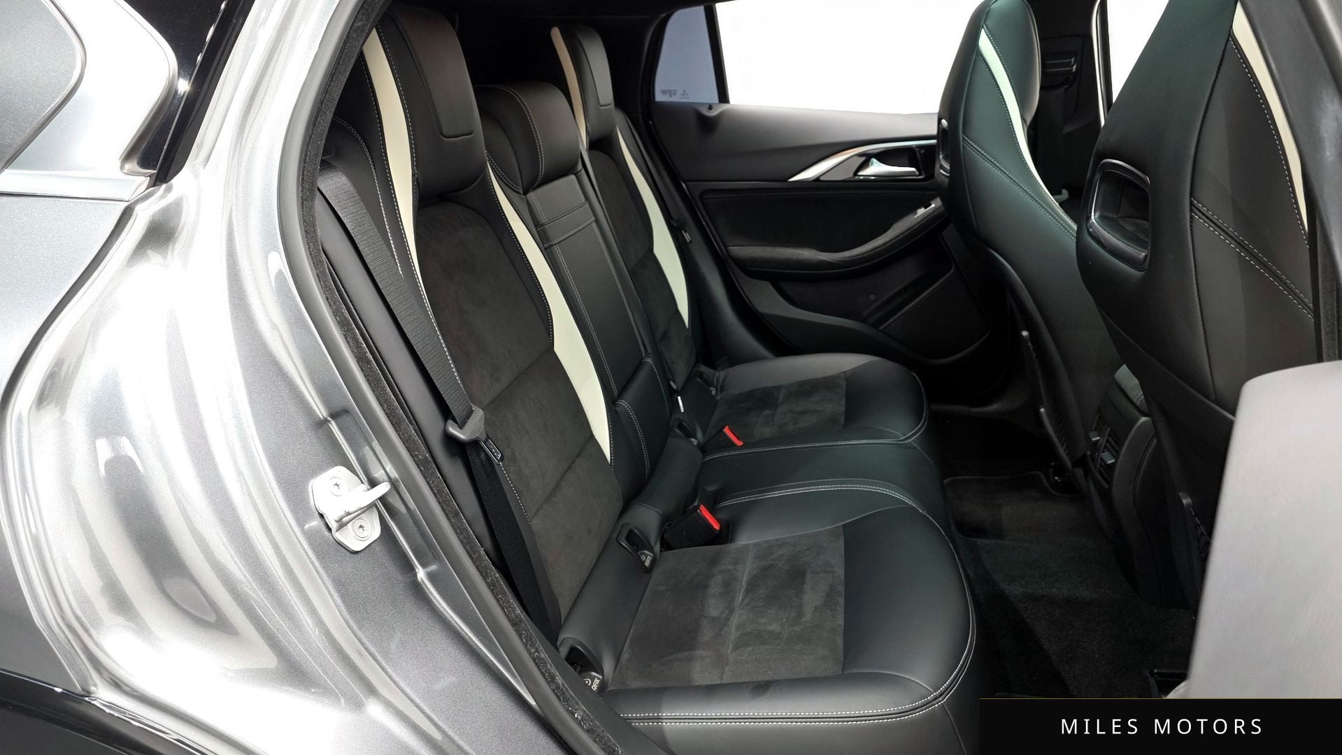 Infiniti Q30 2017 — миниатюра 12