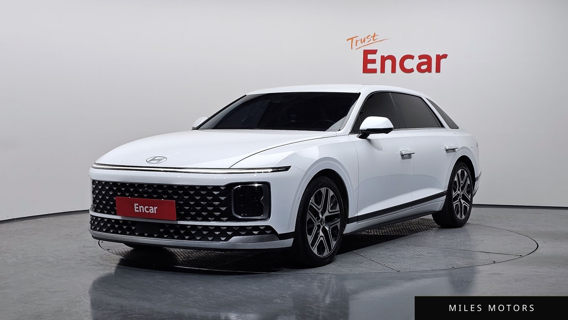 Hyundai Grandeur 2023 — фото 1 из 12