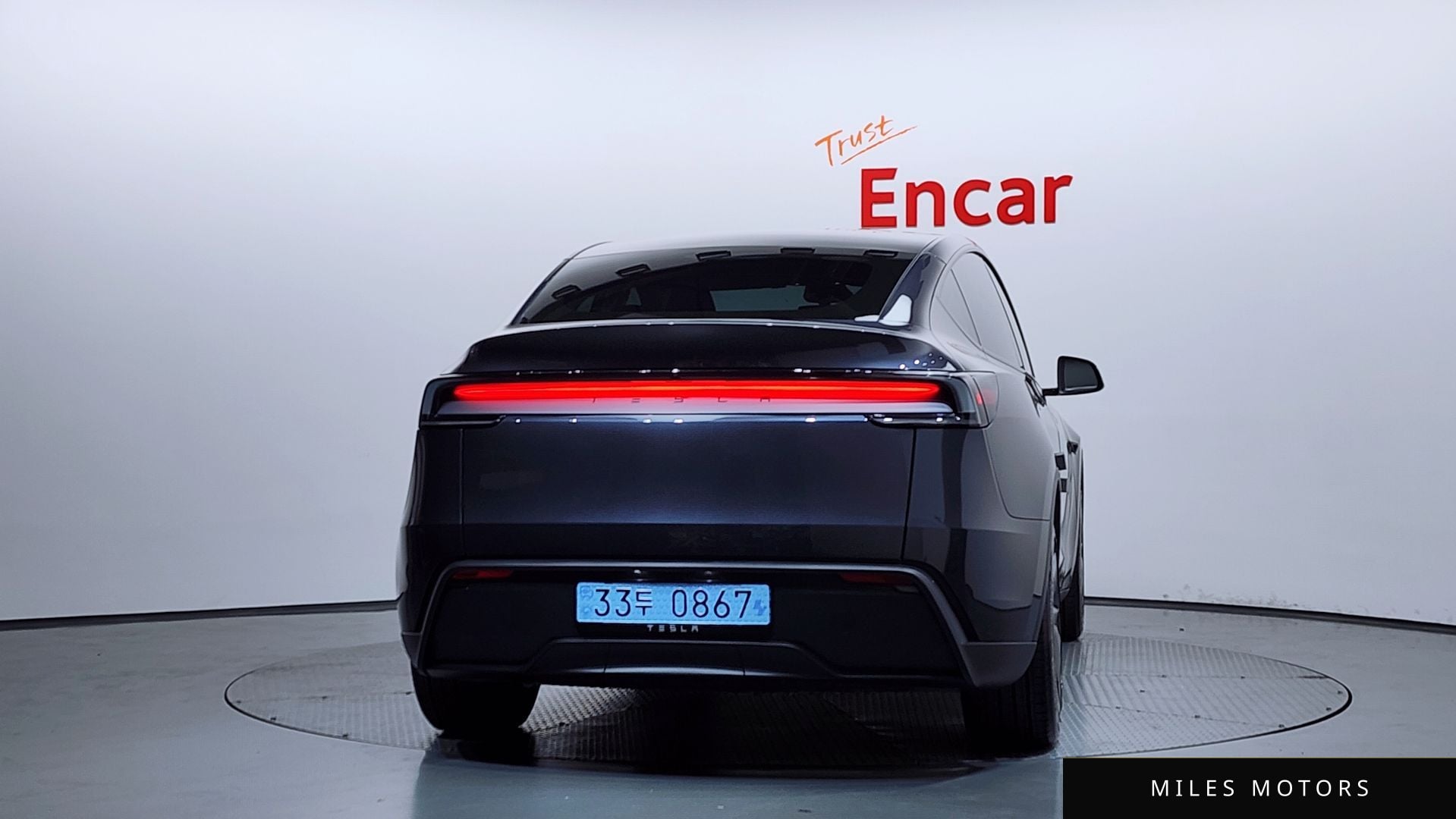 Tesla Model Y 2025 — миниатюра 4