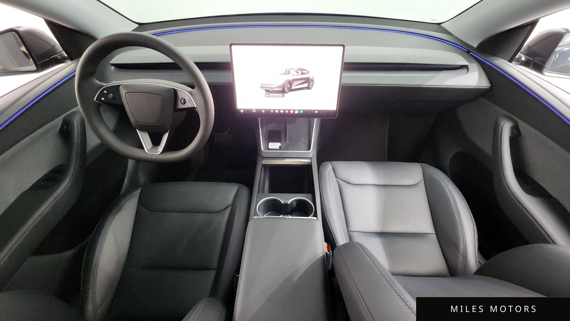 Tesla Model Y 2025 — миниатюра 10