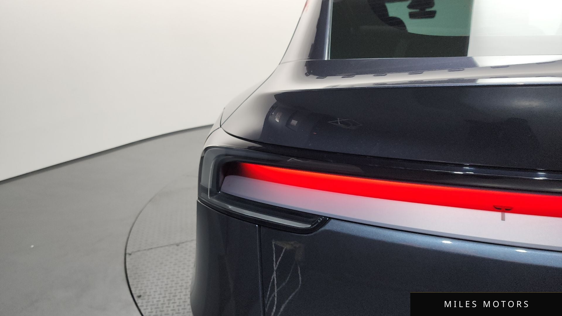 Tesla Model Y 2025 — миниатюра 9