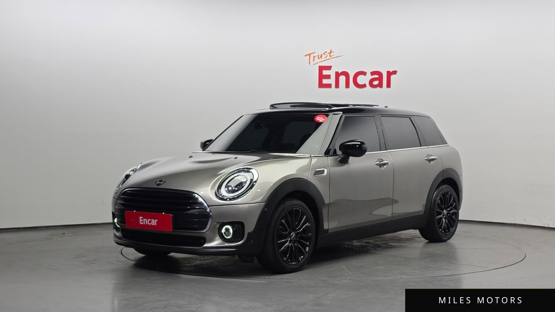 MINI Clubman 2020 — фото 1 из 12