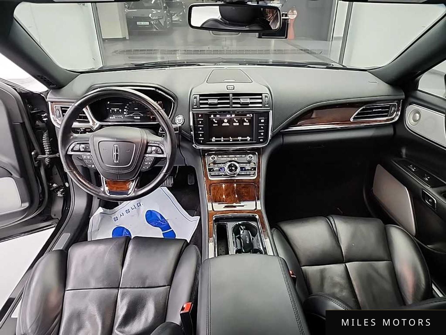 Lincoln Continental 2017 — миниатюра 7