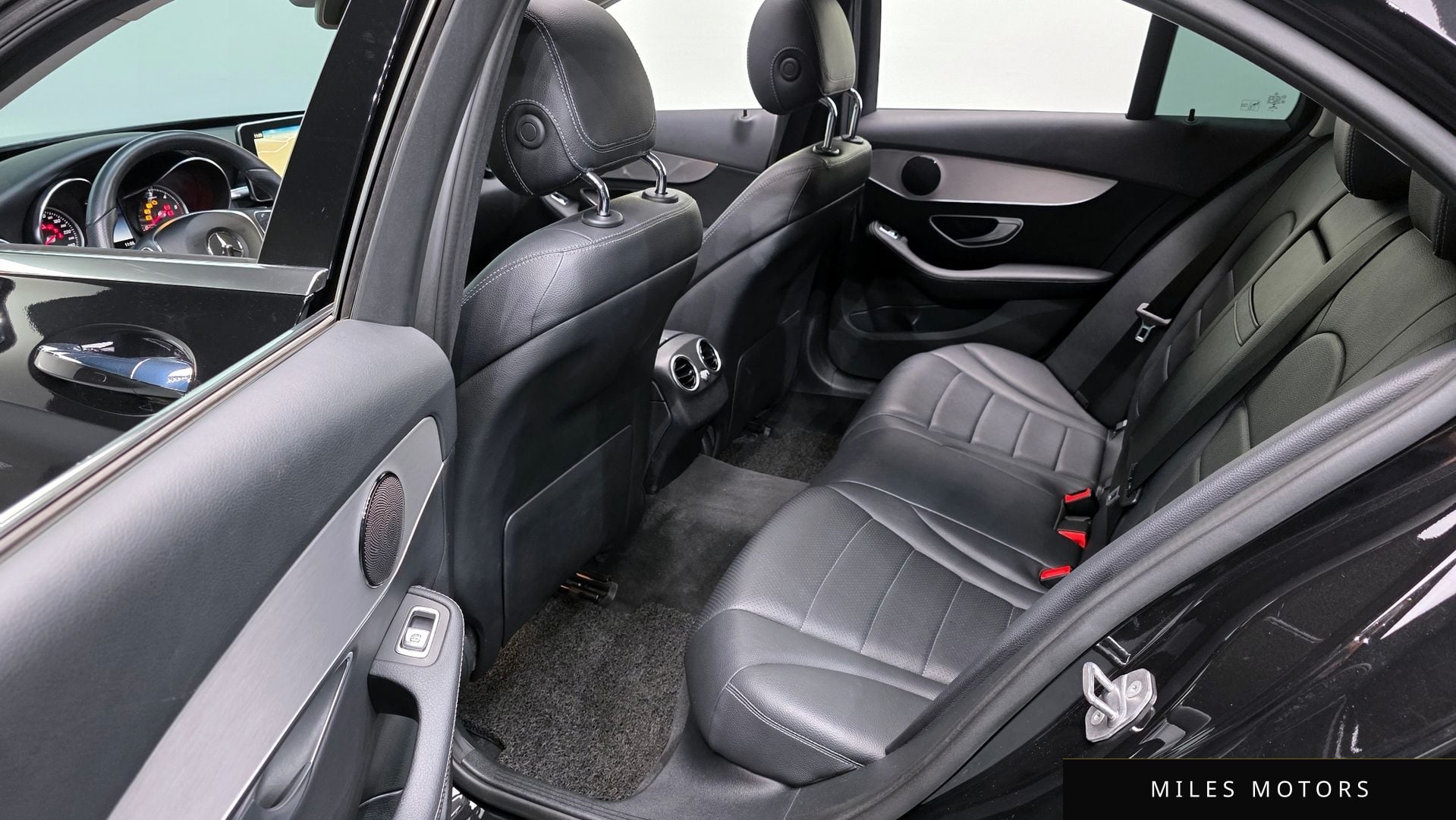 Mercedes-Benz C-Class W205 2017 — миниатюра 12