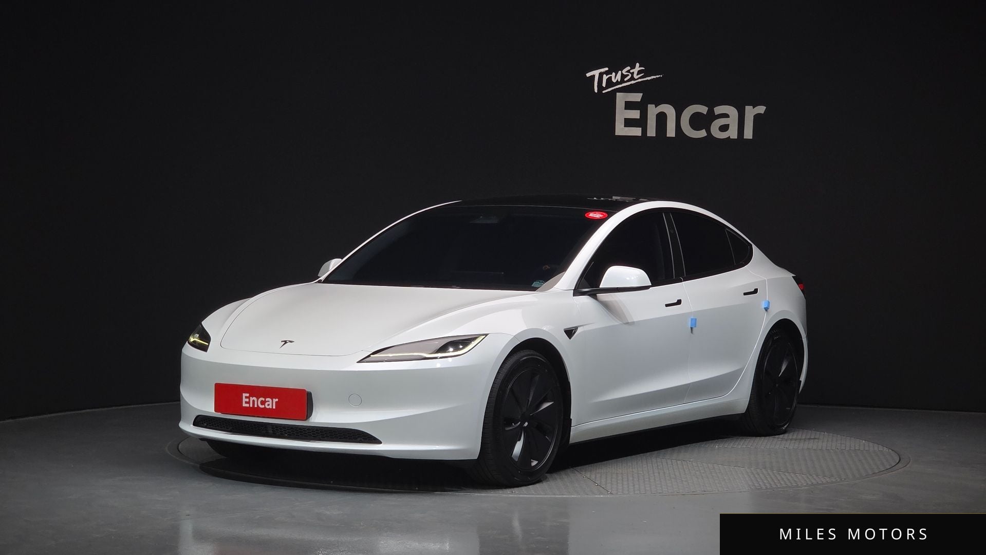 Tesla Model 3 2024 — фото 1 из 12