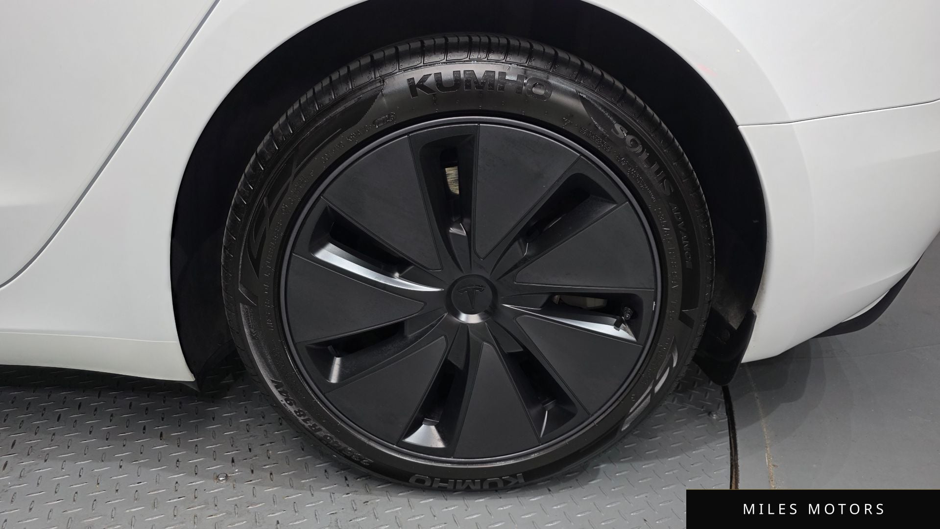 Tesla Model 3 2024 — миниатюра 7