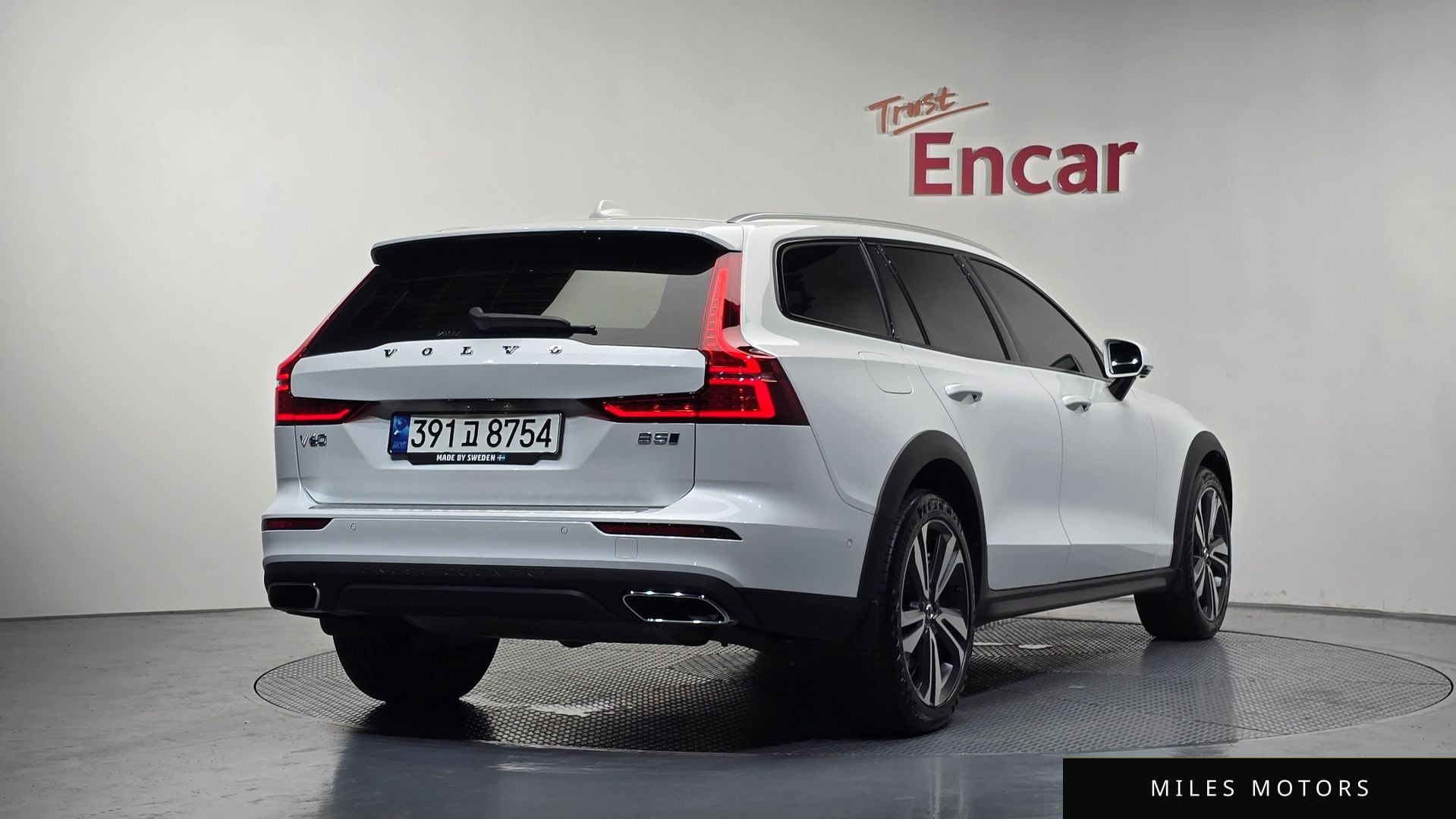 Volvo V60 2021 — миниатюра 2
