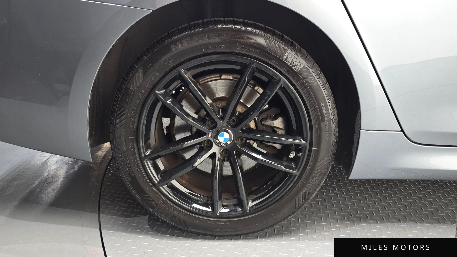 BMW 5 Series (G30) 2018 — миниатюра 5