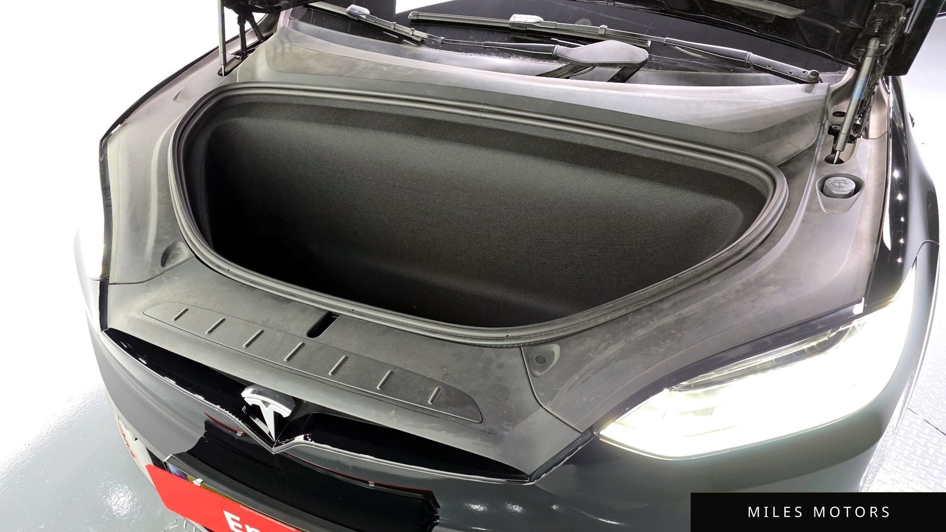 Tesla Model X 2023 — миниатюра 6