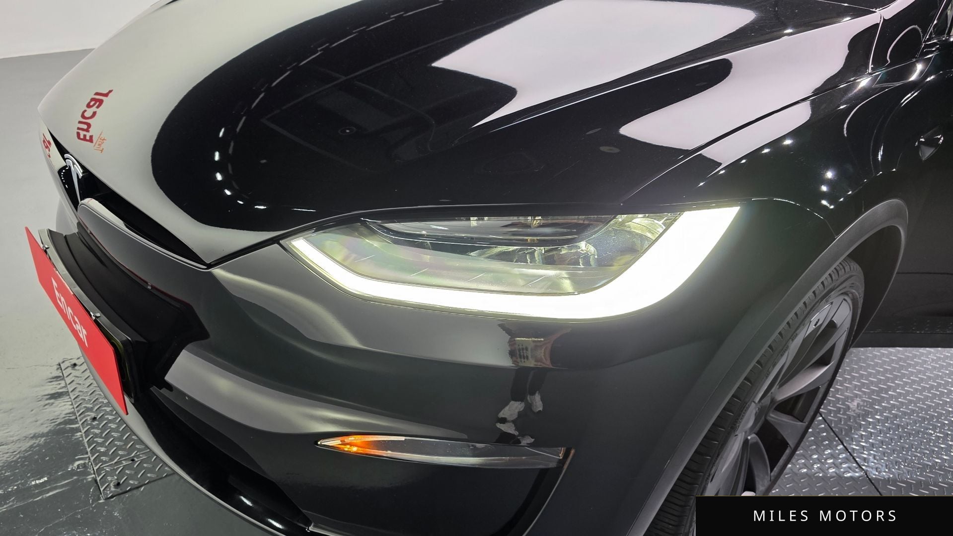 Tesla Model X 2023 — миниатюра 8
