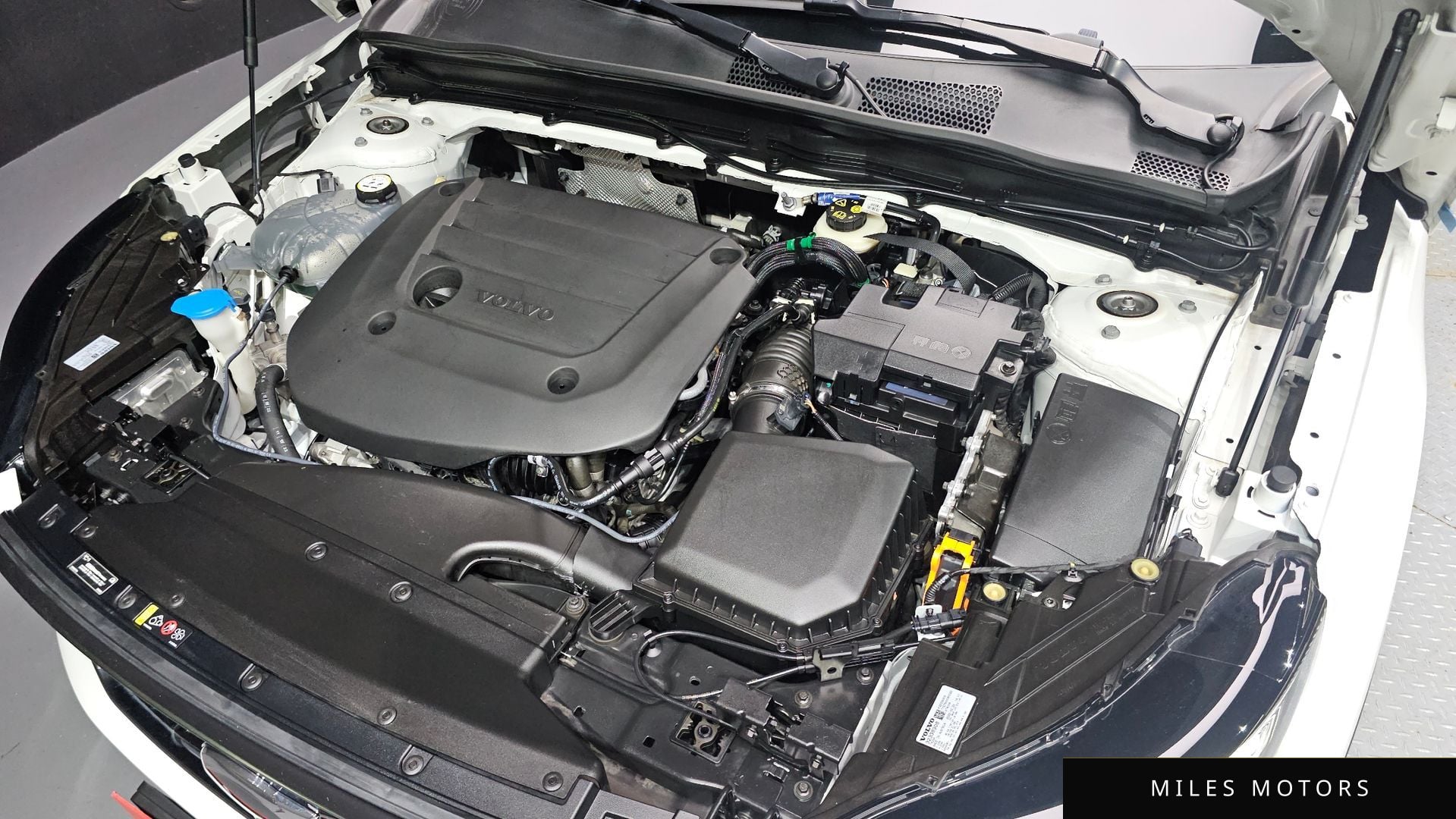 Volvo XC40 2023 — миниатюра 6