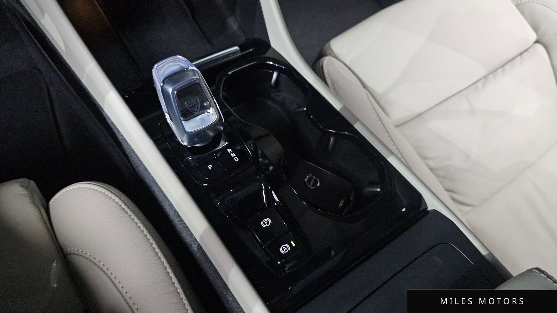 Volvo XC40 2023 — миниатюра 12