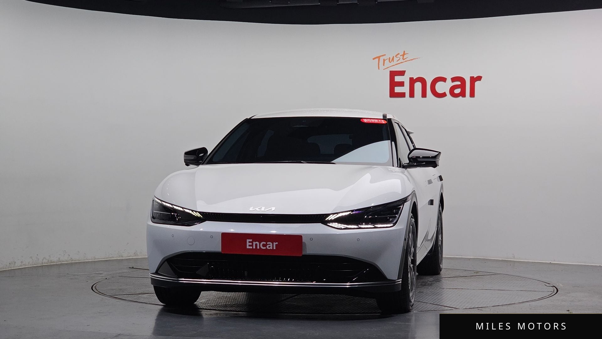 Kia EV6 2023 — миниатюра 2