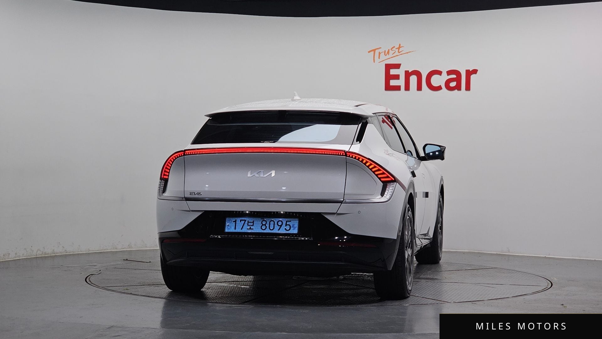 Kia EV6 2023 — миниатюра 3