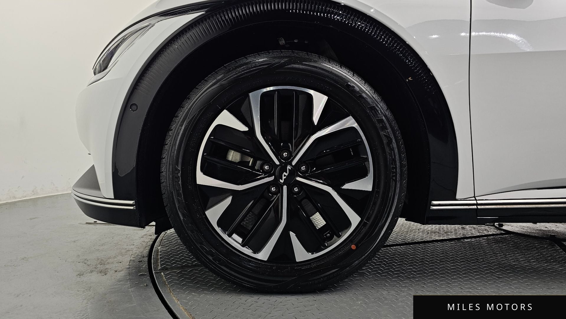 Kia EV6 2023 — миниатюра 4