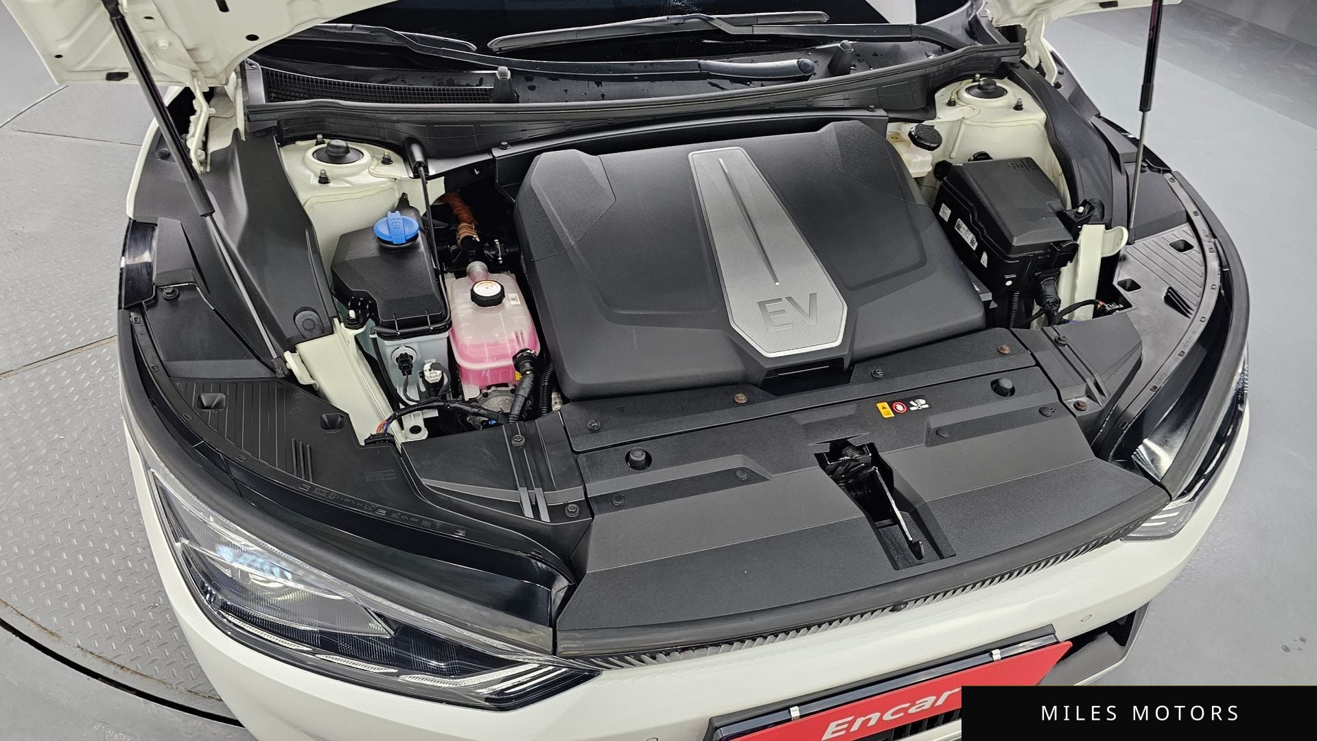 Kia EV6 2023 — миниатюра 5