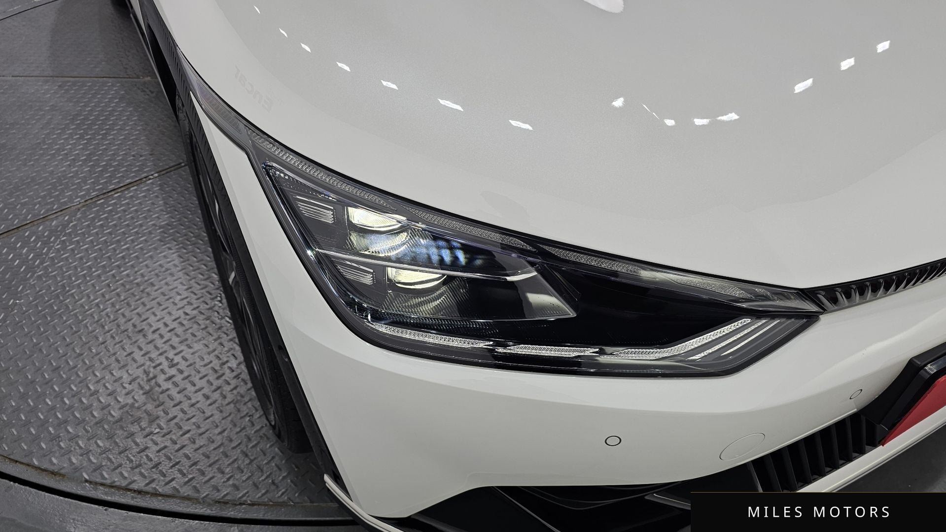 Kia EV6 2023 — миниатюра 7