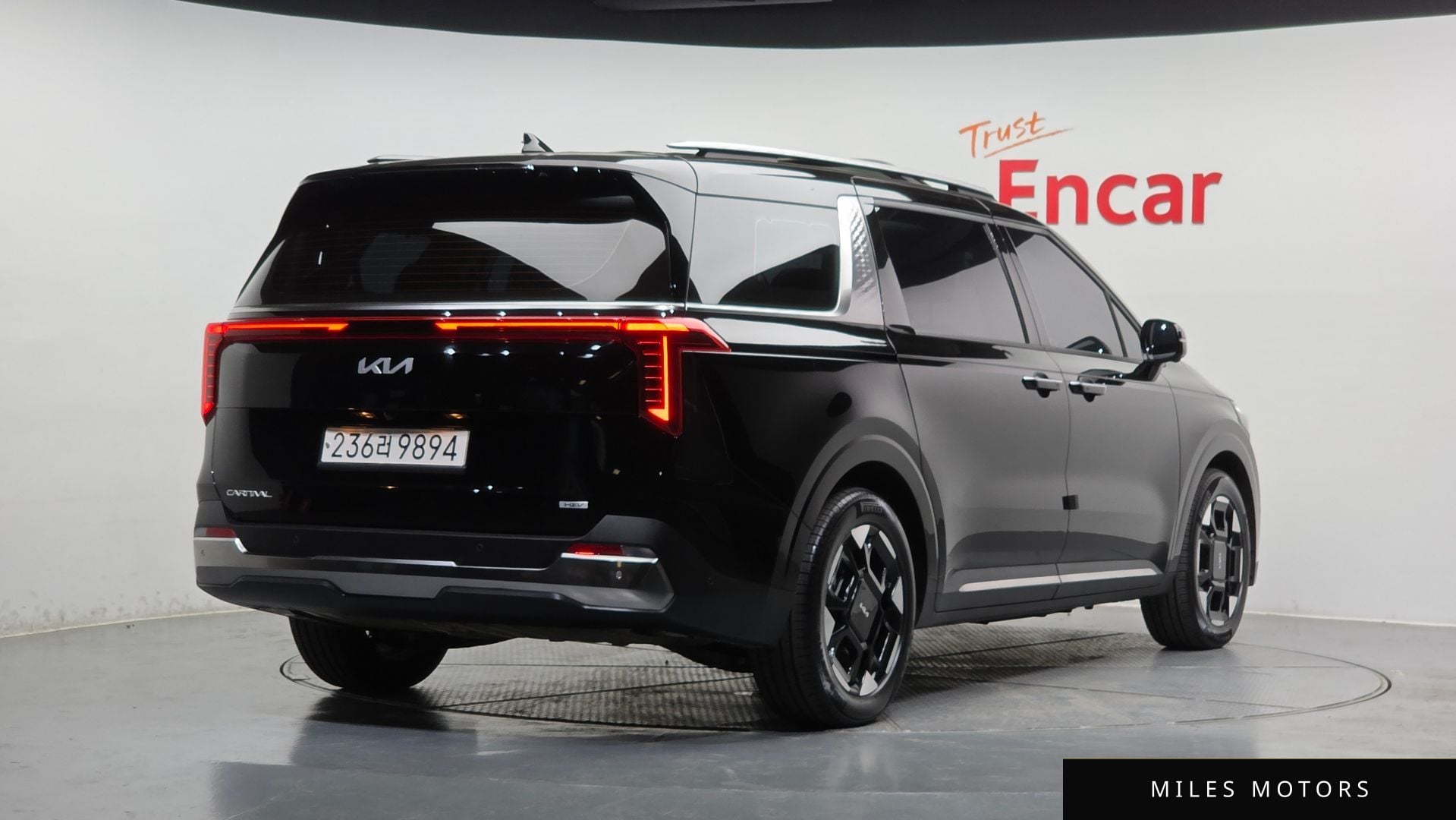 Kia Canival 2025 — фото 1 из 12