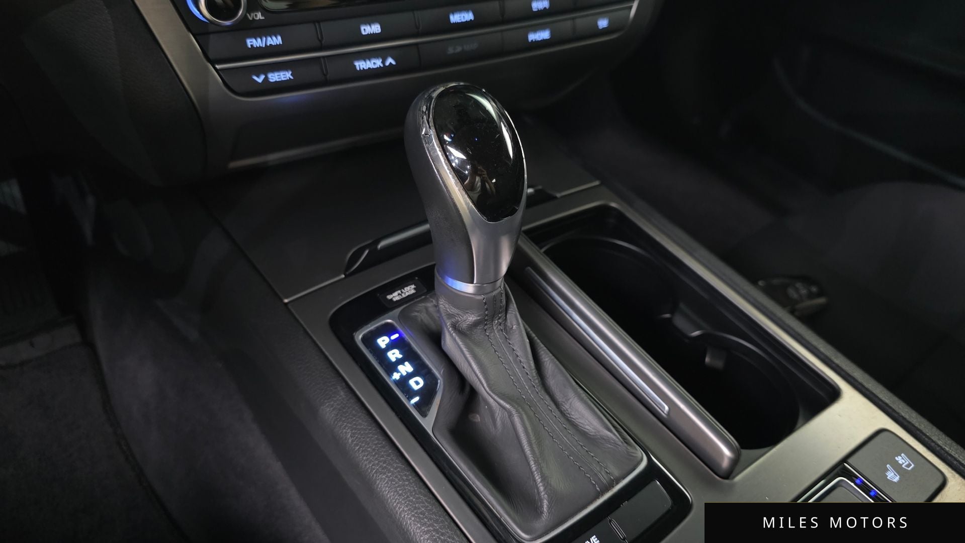 Hyundai Genesis 2015 — миниатюра 9