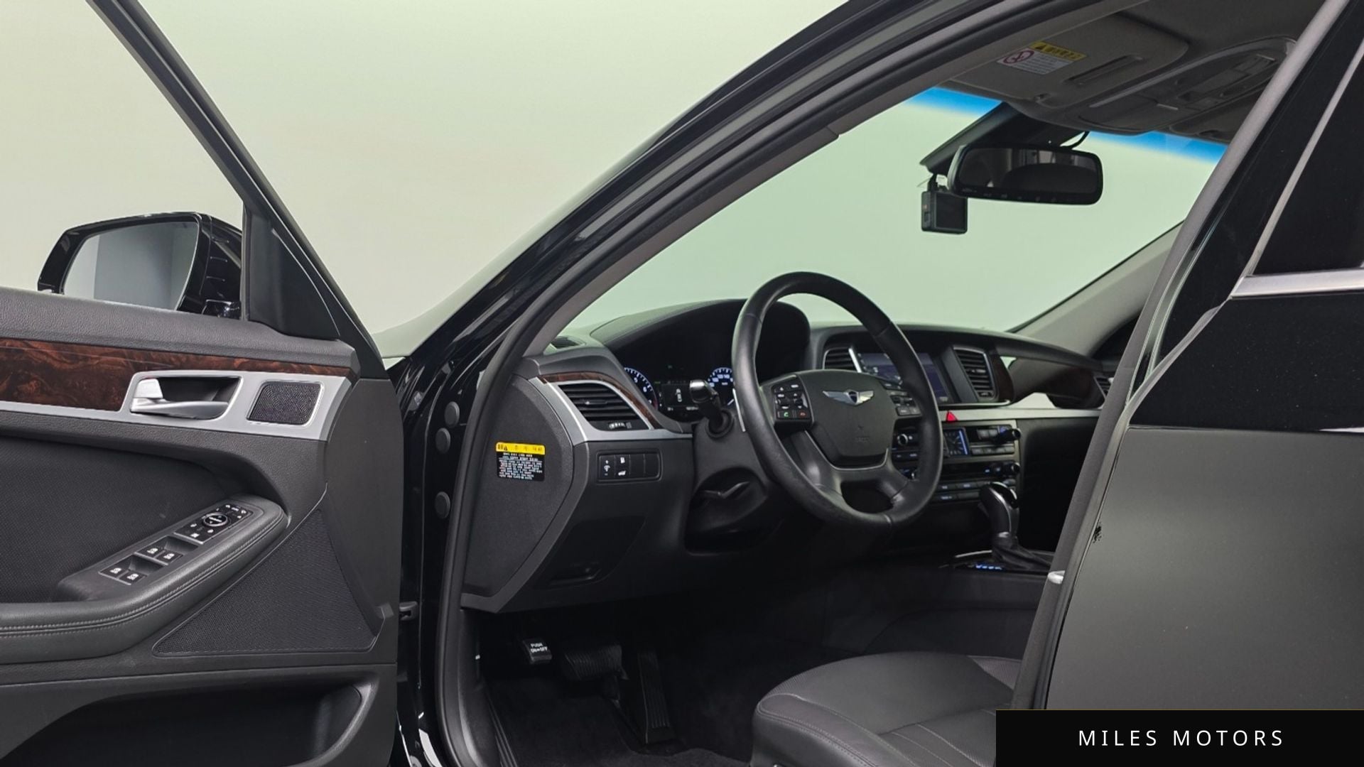 Hyundai Genesis 2015 — миниатюра 10