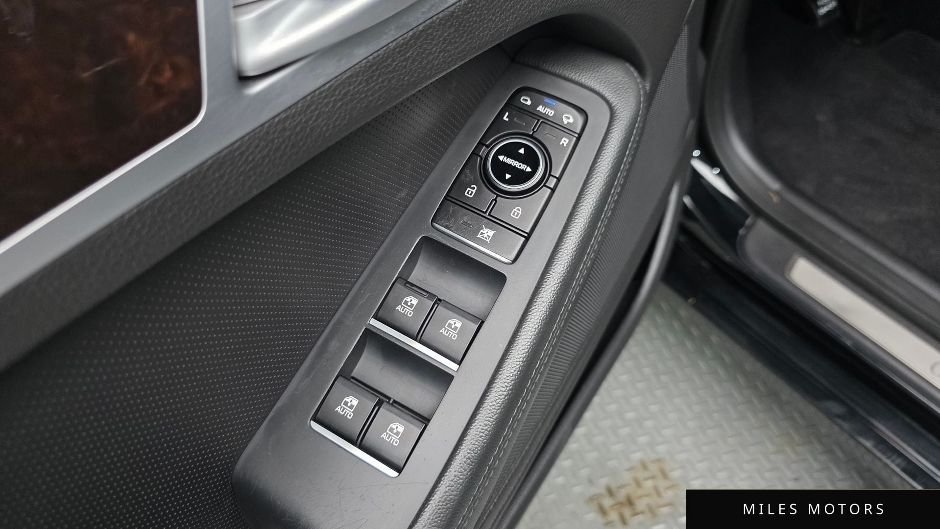 Hyundai Genesis 2015 — миниатюра 11