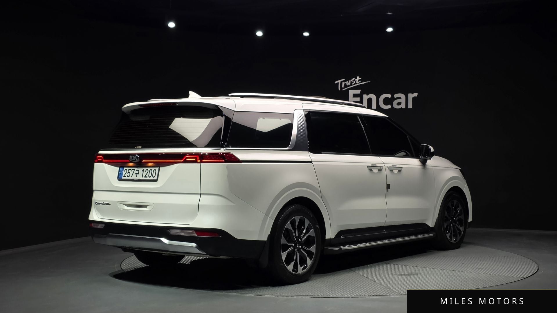Kia Carnival 2021 — миниатюра 2