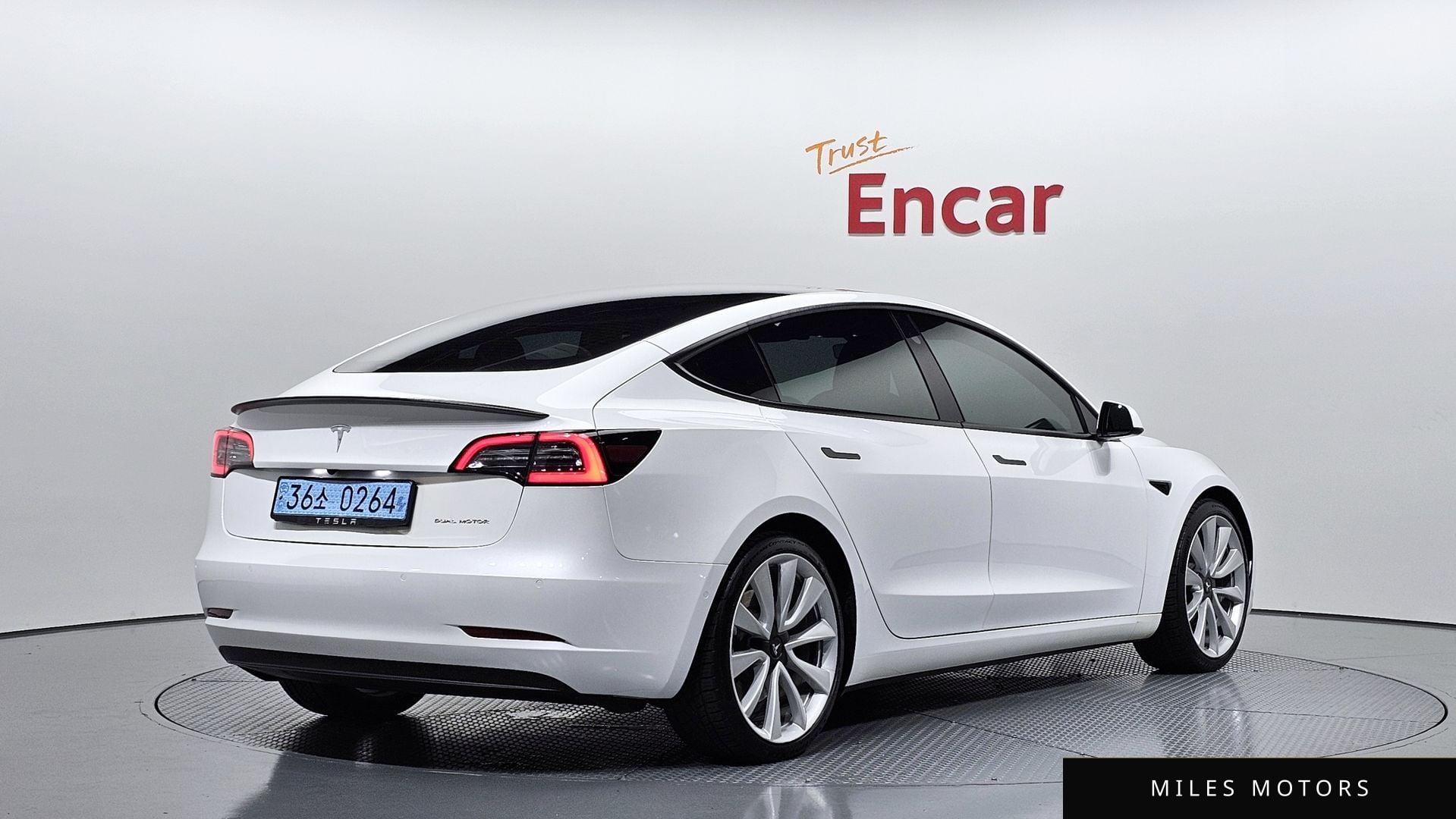 Tesla Model 3 2021 — миниатюра 2