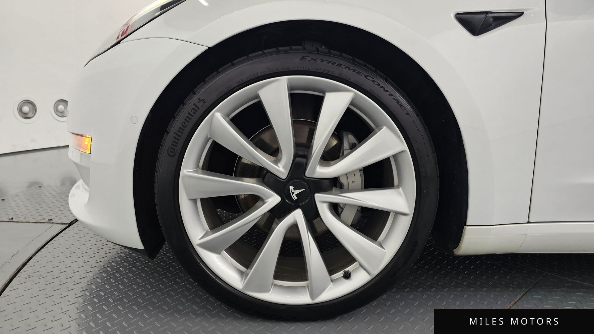 Tesla Model 3 2021 — миниатюра 5
