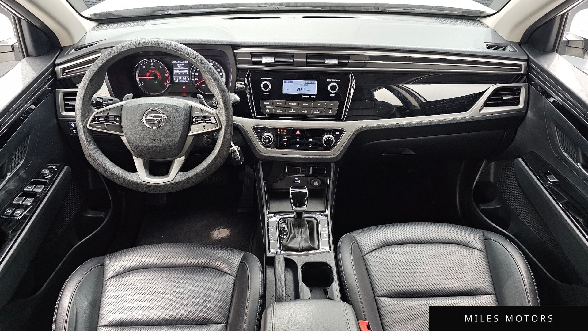 KG Mobility Beautiful Korando 2023 — миниатюра 10
