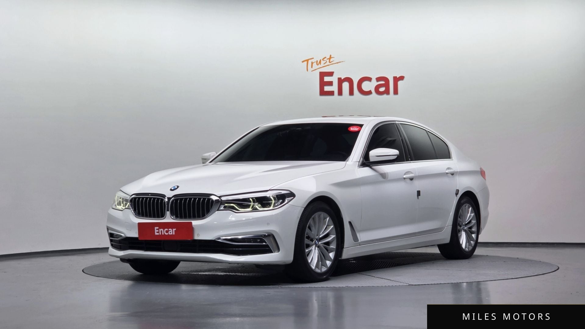 BMW 5 Series (G30) 2020 — фото 1 из 12