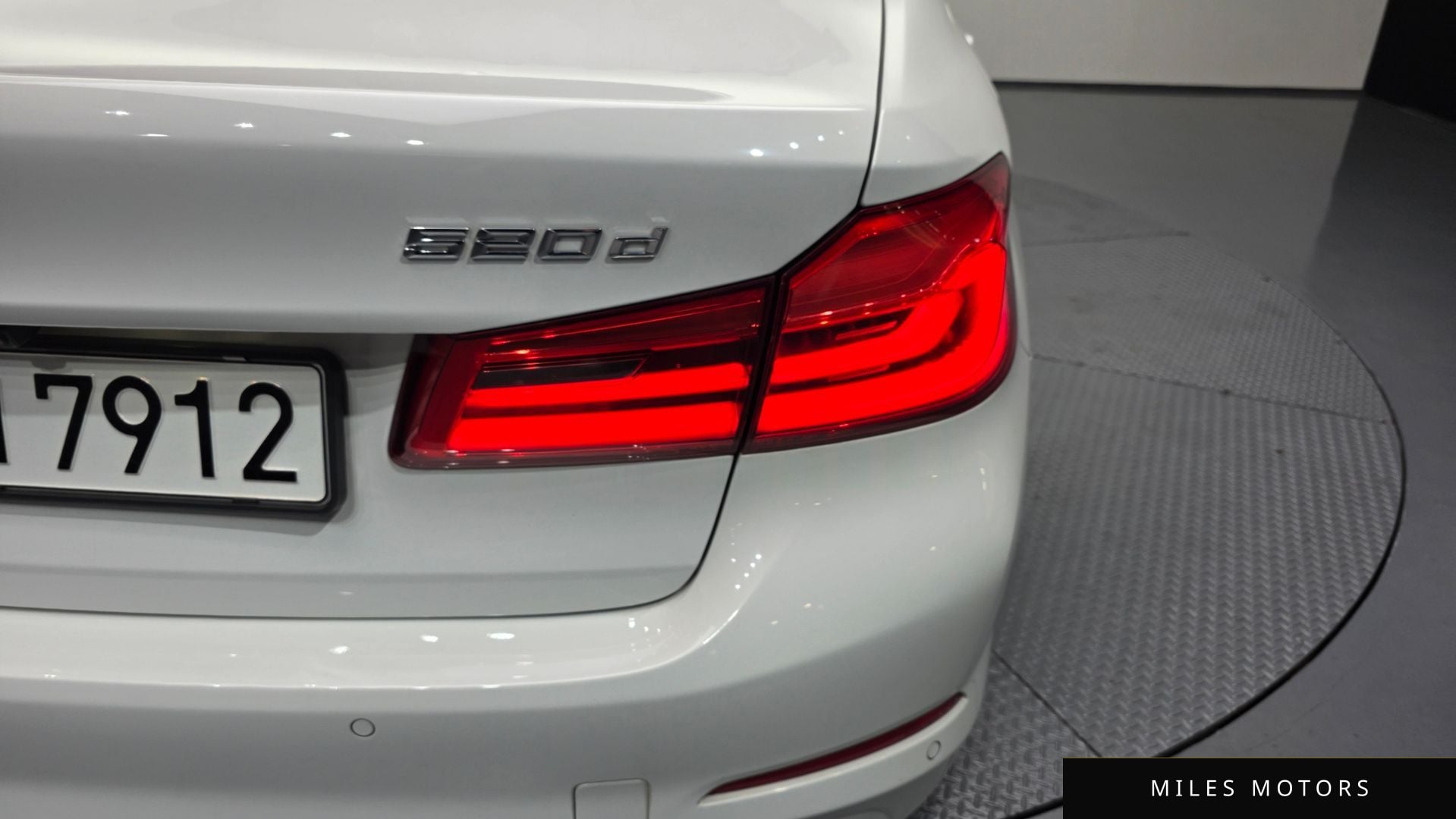 BMW 5 Series (G30) 2020 — миниатюра 9